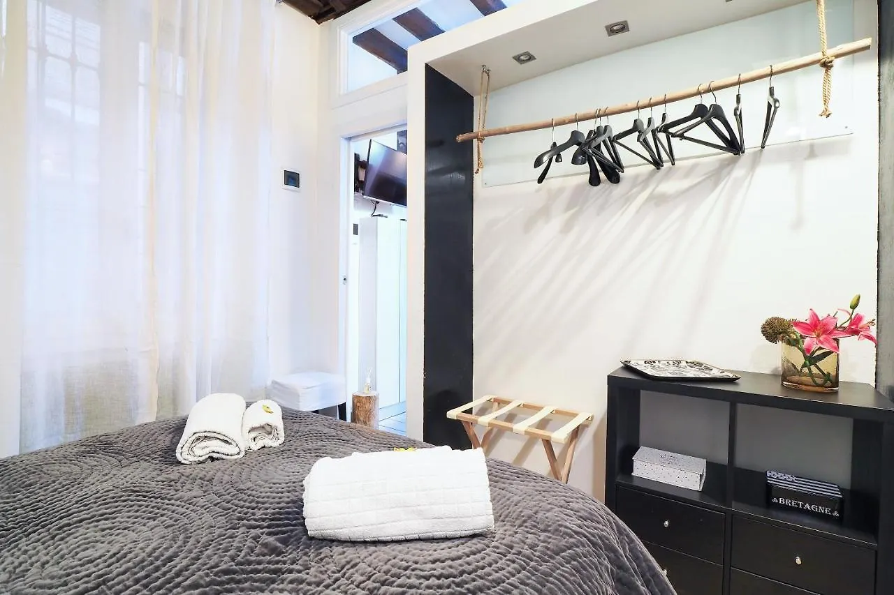 Apartmán Centro Storico, Darsena E Duomo - Corso Genova - Italy Flat Vacation Milán